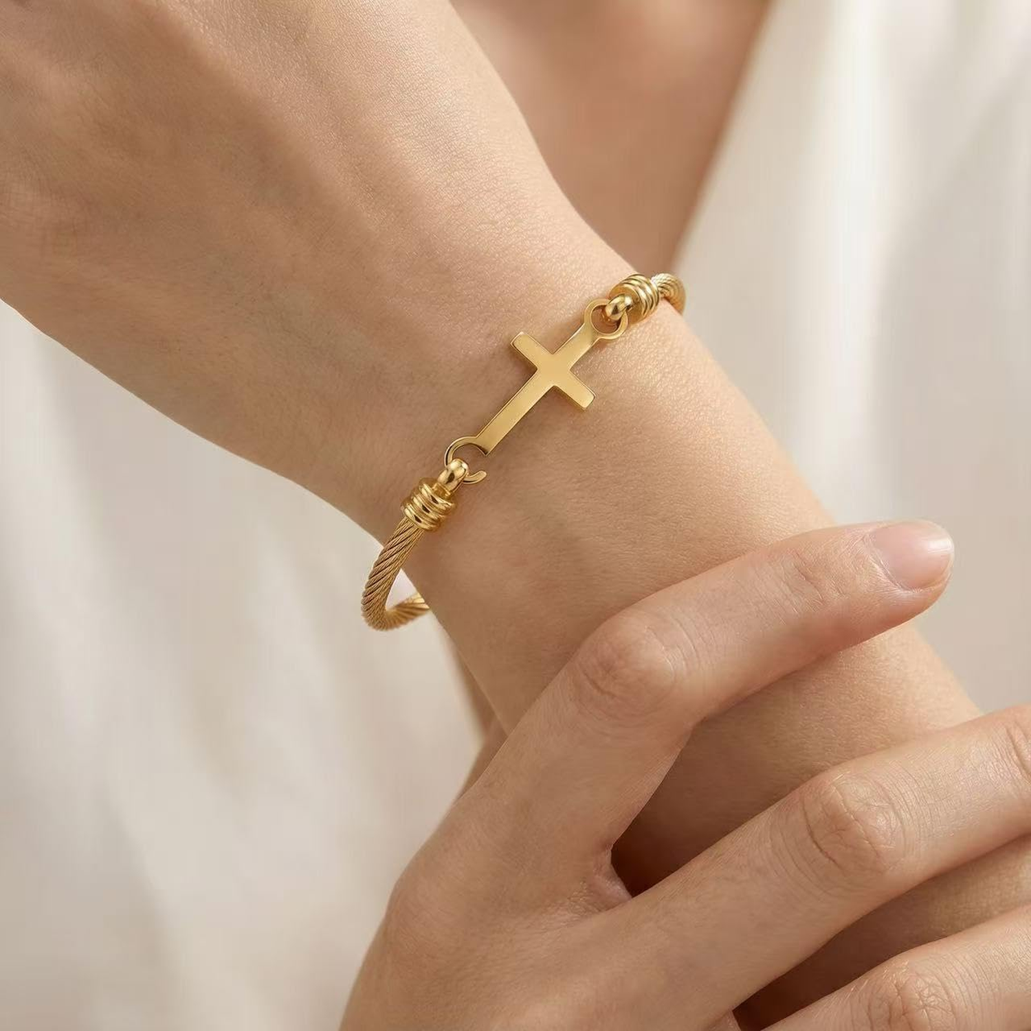✝ Christian Bracelet for Women – Stainless Steel Cross Faith Bracelet Inspirational Religious Gift for Mom Daughter Sister Friend